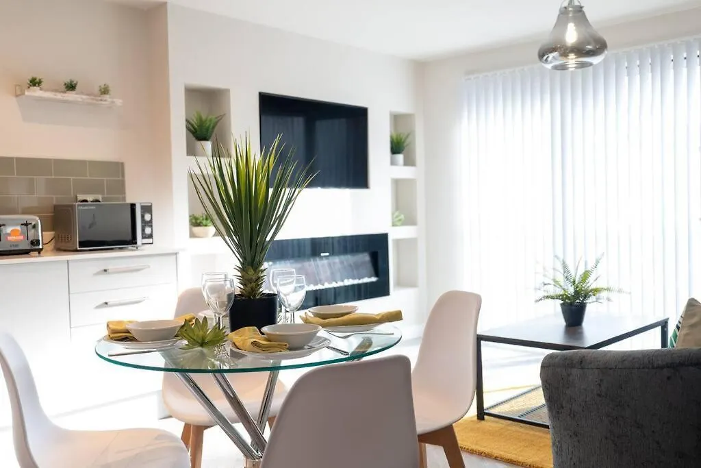 Apartment Century Central, Cardiff Bay, Modern Chic 2Br, Free Parking