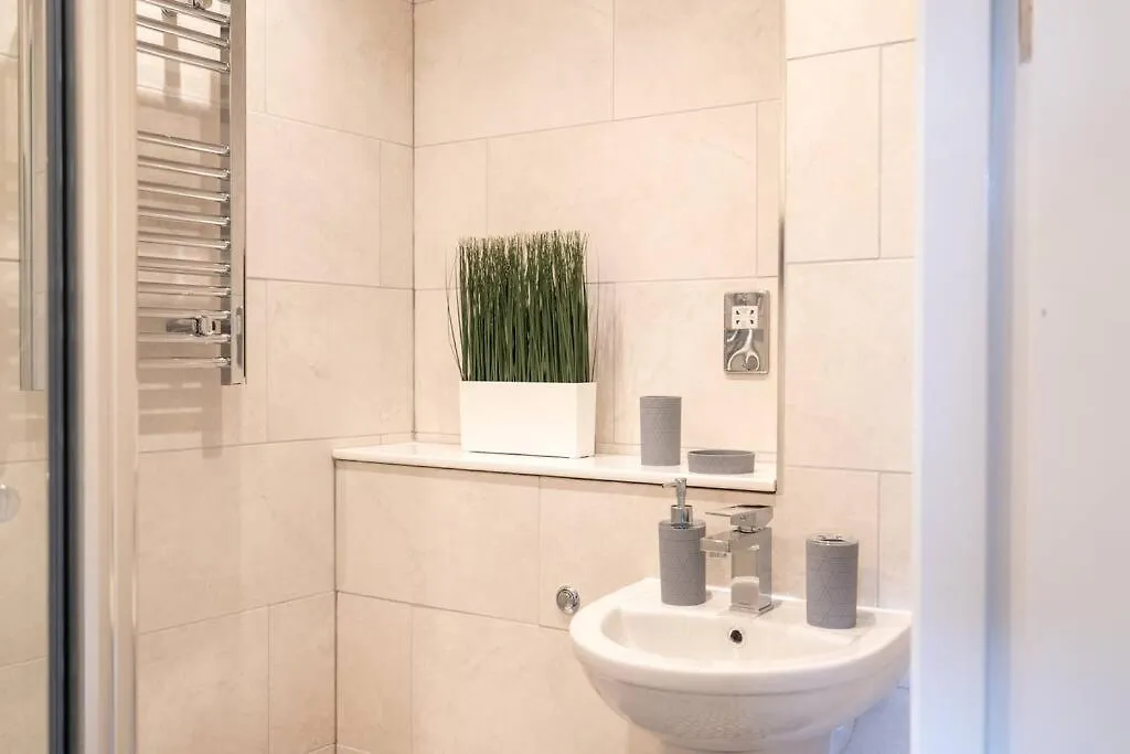 Century Central, Cardiff Bay, Modern Chic 2Br, Free Parking