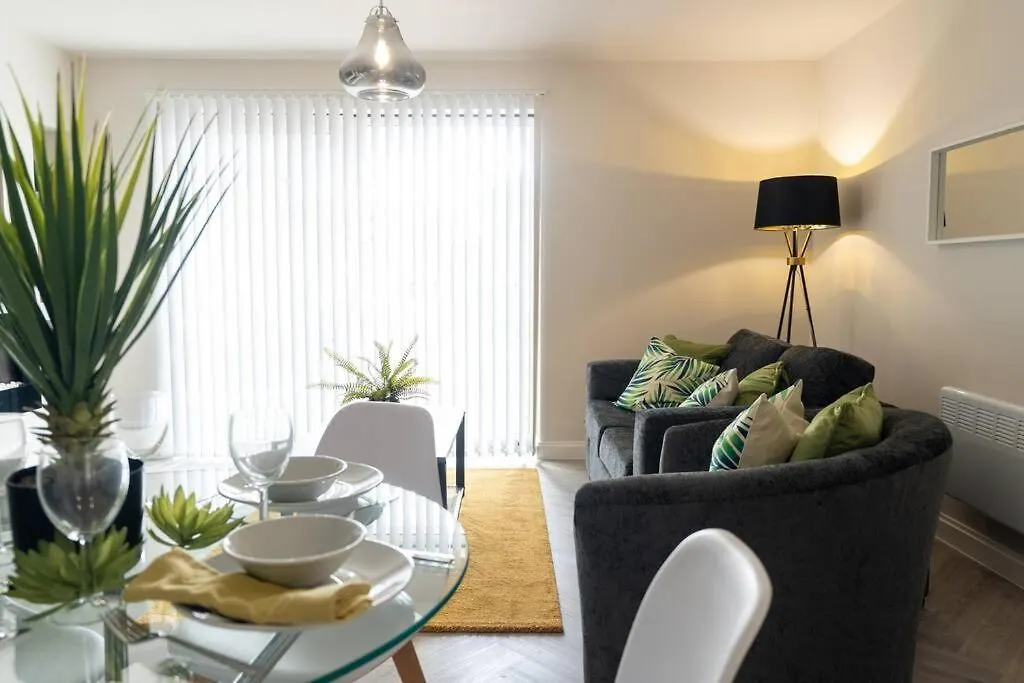 Apartment Century Central, Cardiff Bay, Modern Chic 2Br, Free Parking