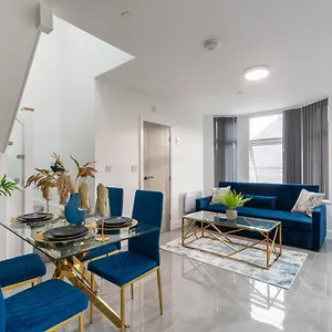  Apartment Luxe Living
