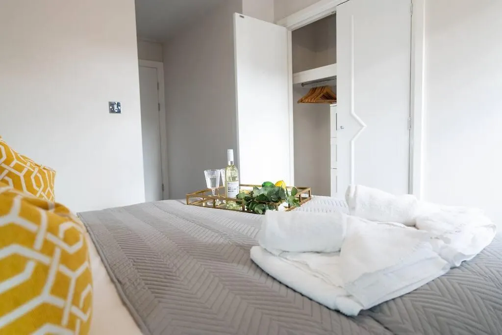 Century Central, Cardiff Bay, Modern Chic 2Br, Free Parking Apartment